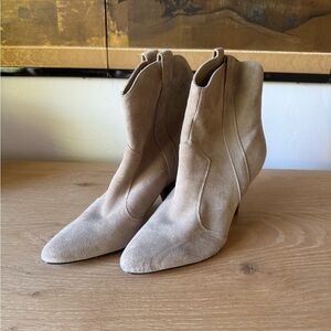 Marc Fischer Elegant Gray Suede Western Style Boots Size 7